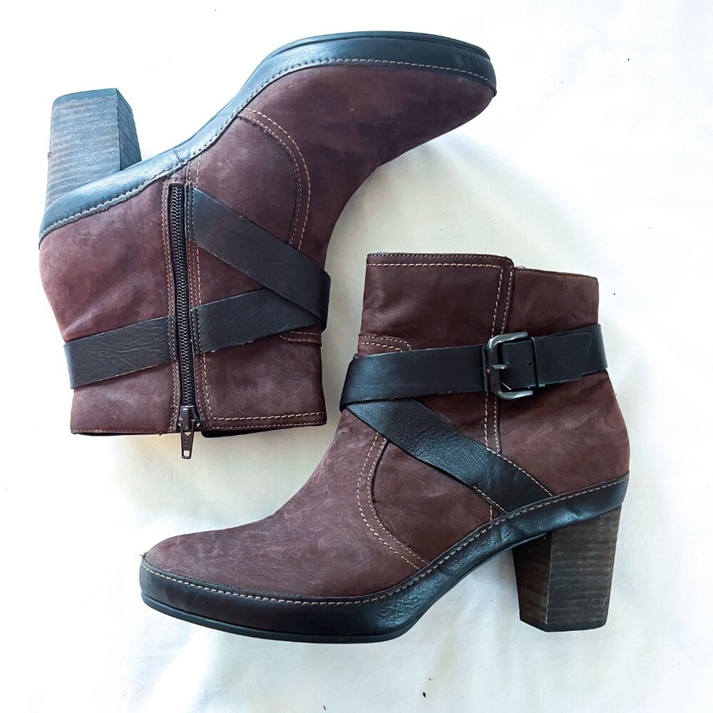 Clarks Artisan Brown Leather Ankle Boots Booties Buckle Strap Zip Up Chunky 10M - Picture 2 of 10
